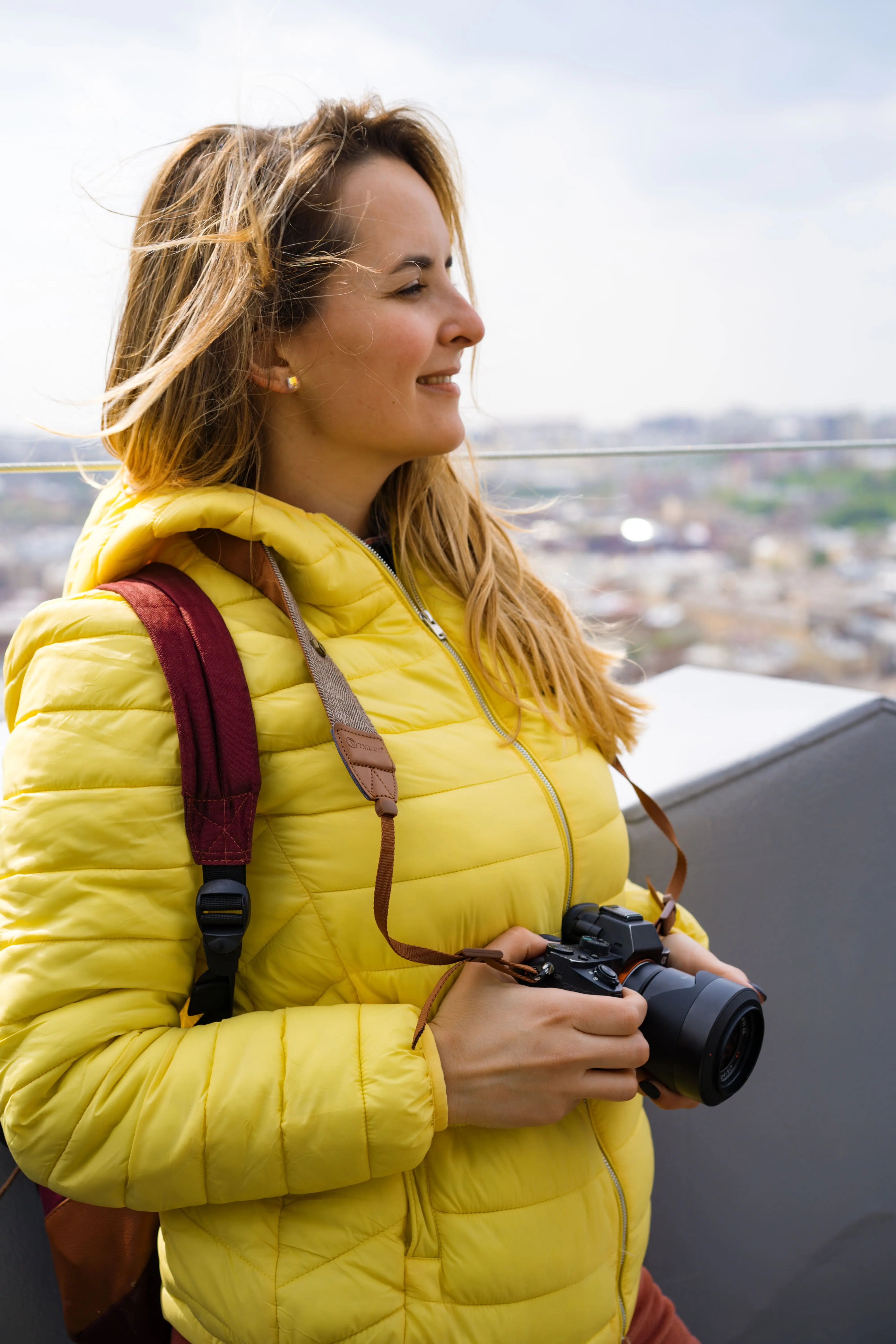 files/woman-trip-takes-photos-city-from-height-female-with-camera-women-photographer_1.webp